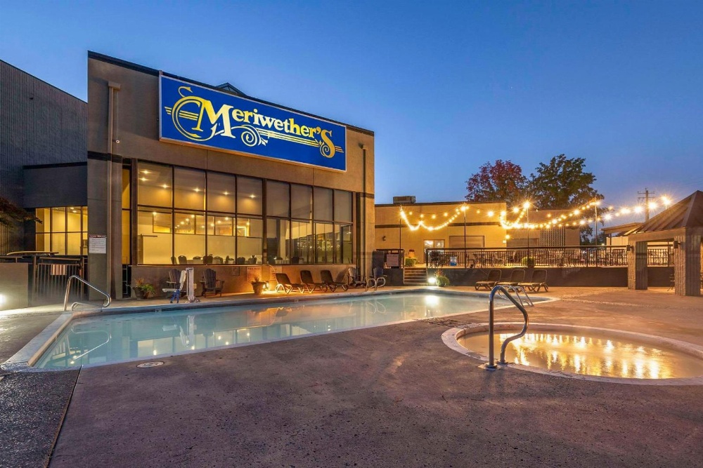 King Room with River View - Non-smoking